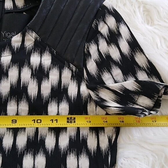 Like New Yigal Azrouël Jet Black and Bone Ikat Print Dress Size - 4 - Picture 15 of 16